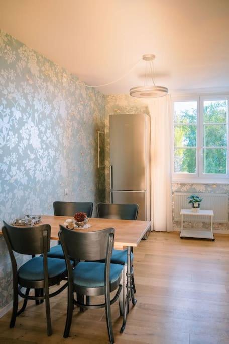 Seesicht Und Charmante Wohnung Bei Hanni Und Ueli Bottighofen Exterior photo
